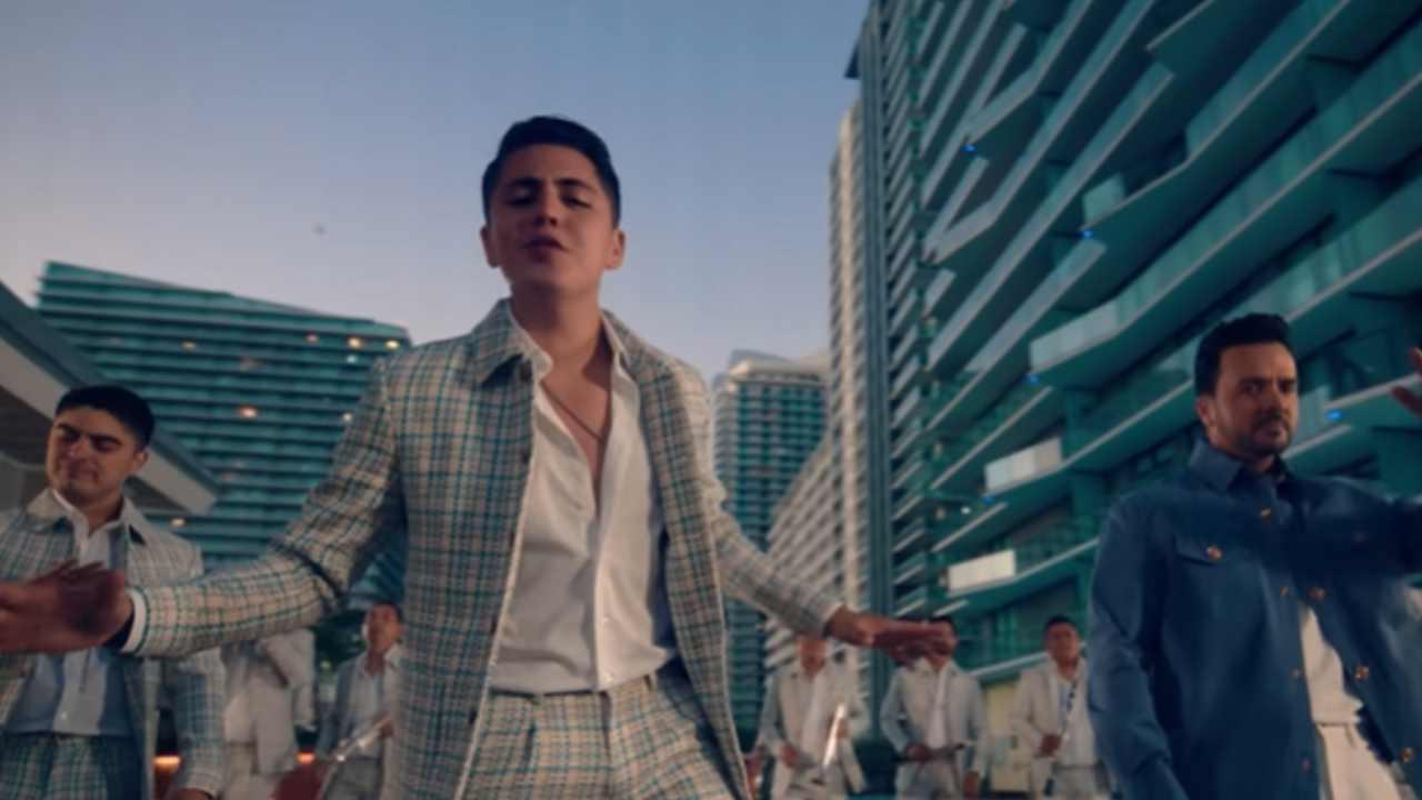 Sabes Qué Hora Es – Banda Los Sebastianes, Luis Fonsi
